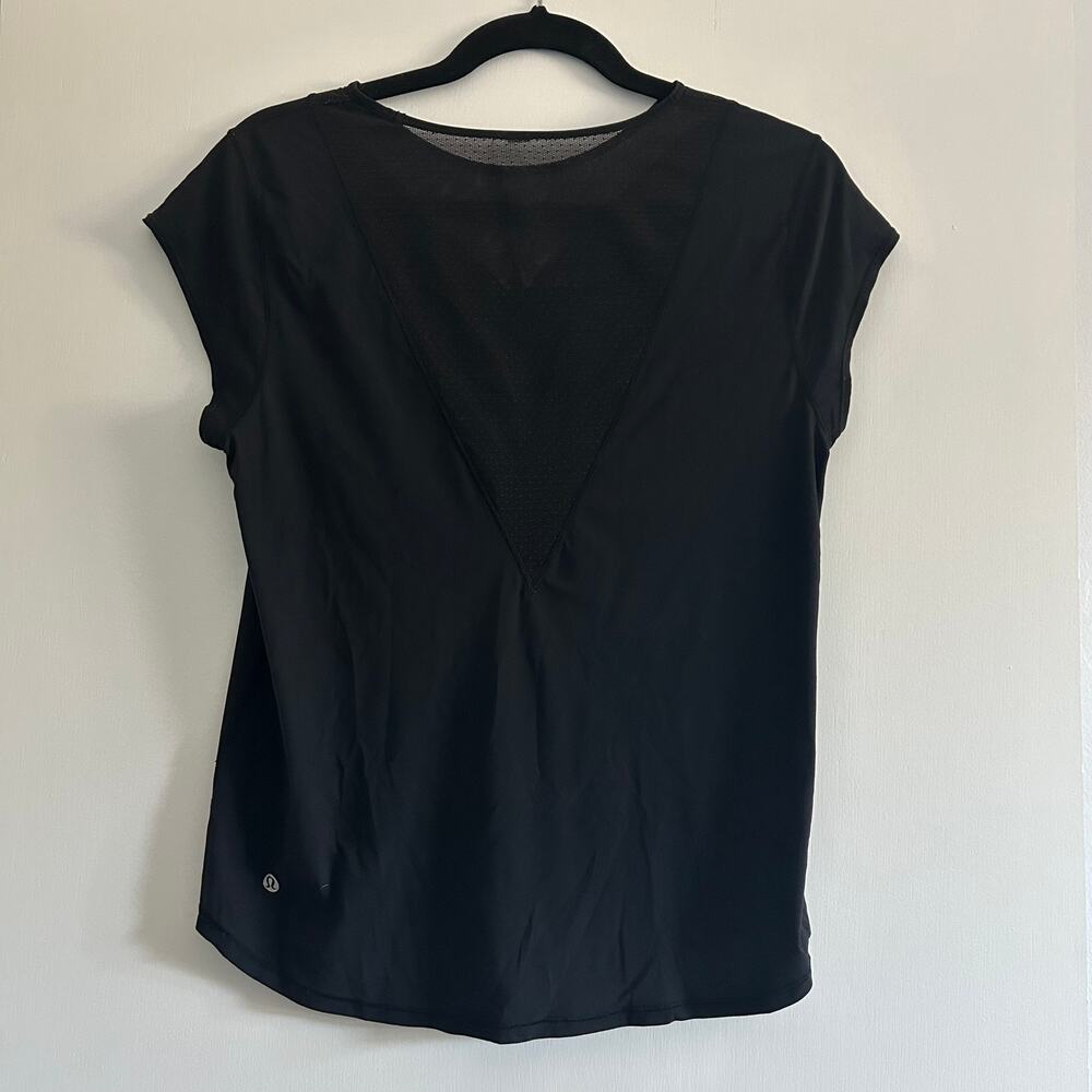 Lululemon Black Mesh Panel Short Sleeve Tee Lightweight Size 6 (est) Missing tag